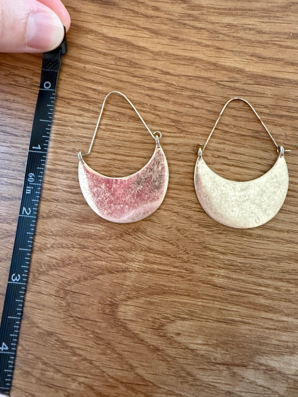 Vintage gold crescent earrings - Picture 6 of 6